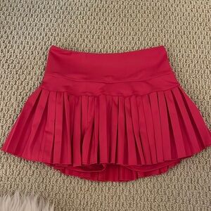 GOLD HINGE pink pleated skirt!